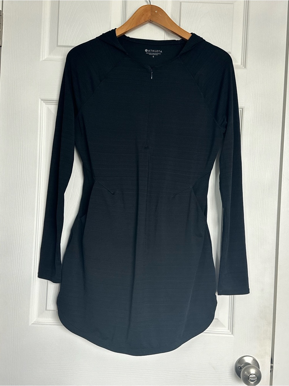 Athleta Black Hooded Zip-Front Long Sleeve Top